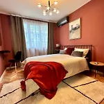 Апартаменти Vera With Free Parking Велико-Тирново